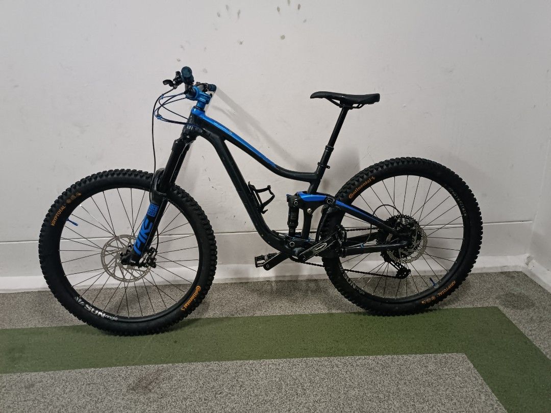 Giant Trance Black Blue WTT Giant Trance (S), Sports Equipment - Main Image