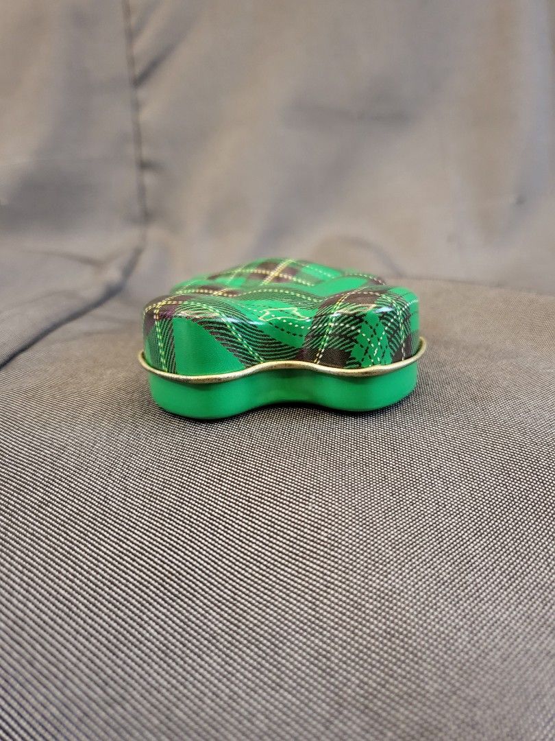 Green Checkered Bear Metal Container (Category: Food Organization & Storage) located in San Fernando. Submitted by jpmarketplace2023 (Listing ID 1257269641, Image 3). Description: -Green checkered bear metal container for only PHP120 -Authentic from Japan.