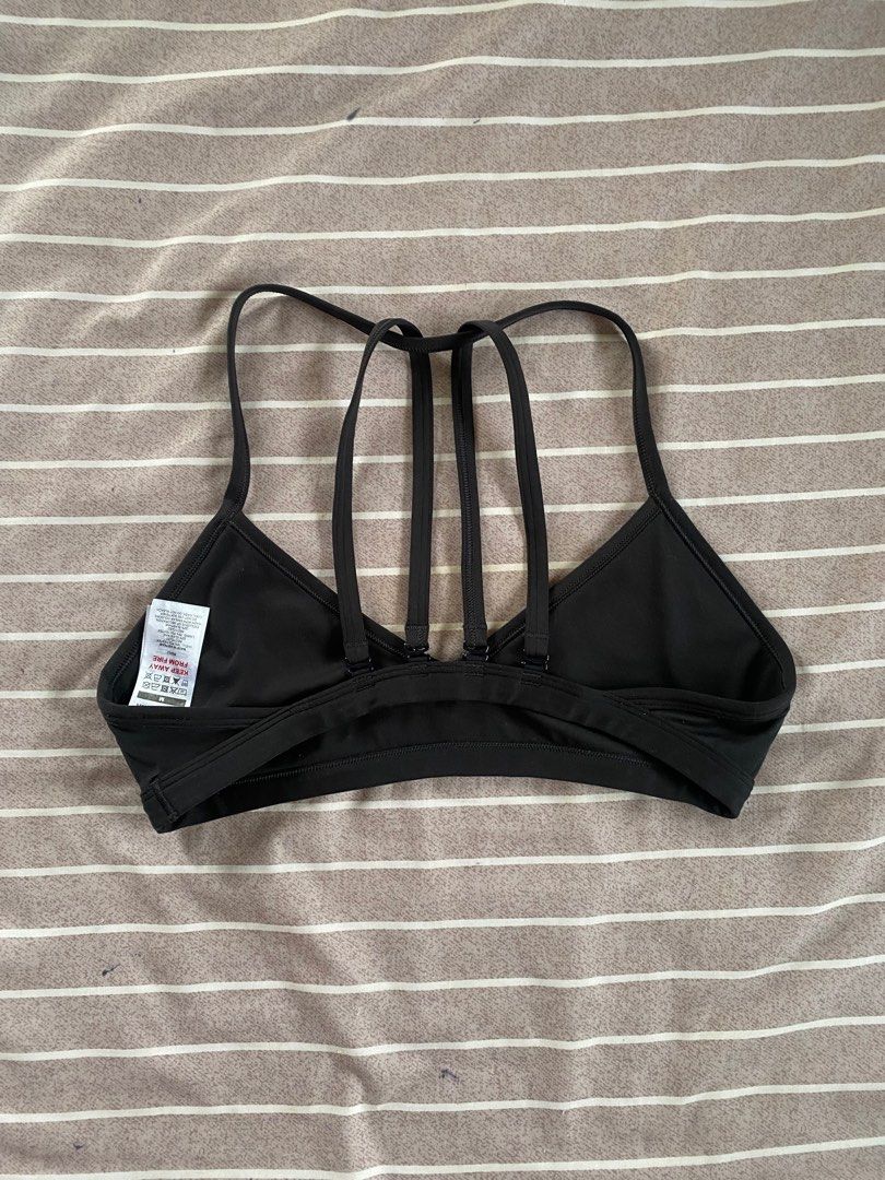 gymshark minimalist sportsbra, Women's Fashion, Activewear on Carousell