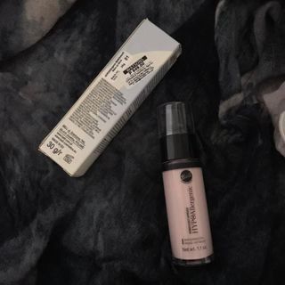 Hypoallergenic smooth make up base/ primer