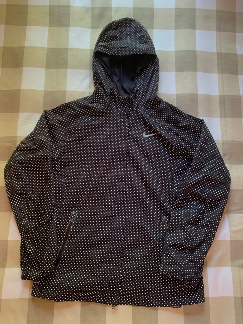 JAKET STORM FIT NIKE