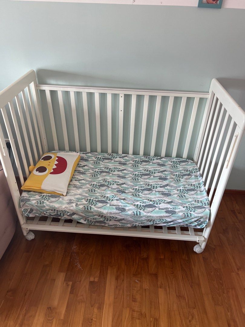Happy wonder 5 in 1 convertible baby cot review top