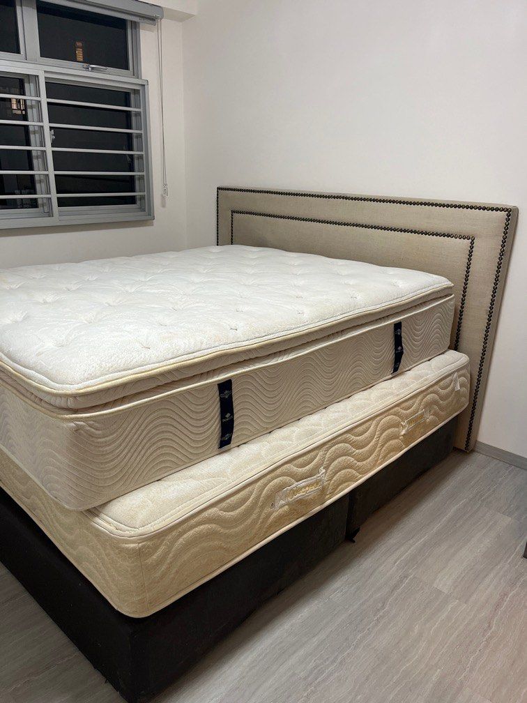 King size mattress & bed frame, Furniture & Home Living, Furniture, Bed