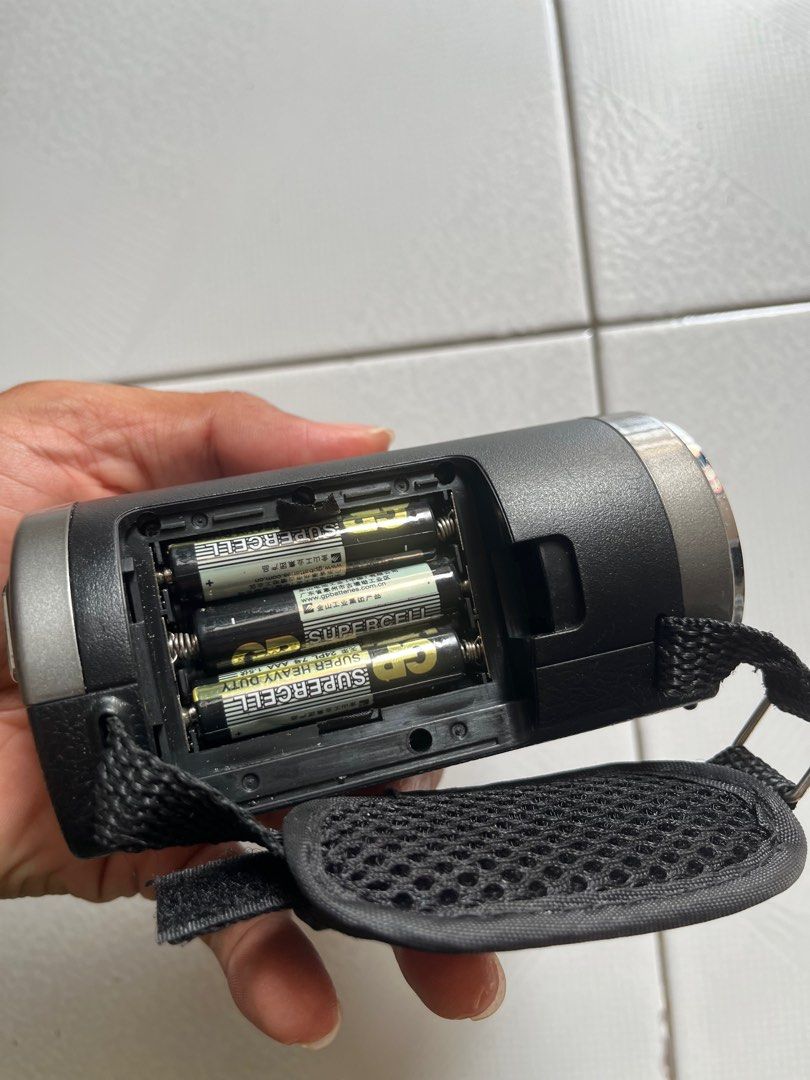 KOGAN DIGITAL VIDEO CAMERA, Photography, Video Cameras on Carousell