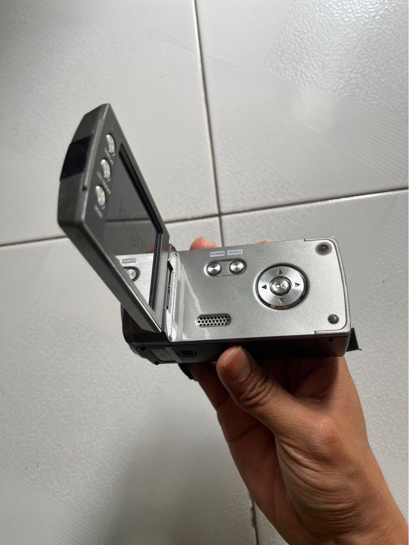 KOGAN DIGITAL VIDEO CAMERA, Photography, Video Cameras on Carousell
