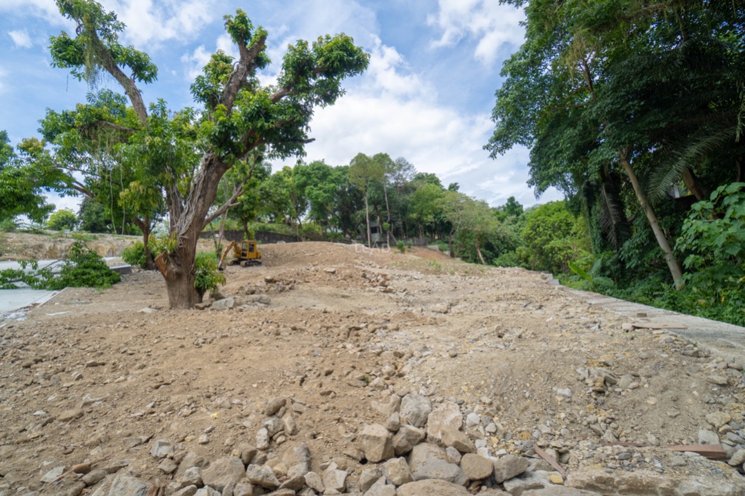 La Vista Subdivision Quezon City Lot For Sale! PRIME Corner Lot near