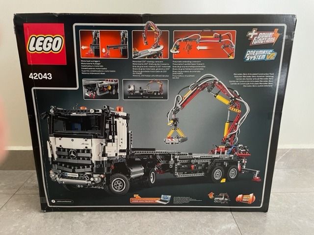 Lego Technic Mercedes Benz Arocs 3245 42043 Hobbies Toys