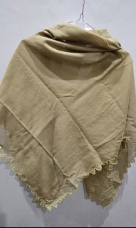 Like New NRH Brea Scarf
Paris hijab segi empat