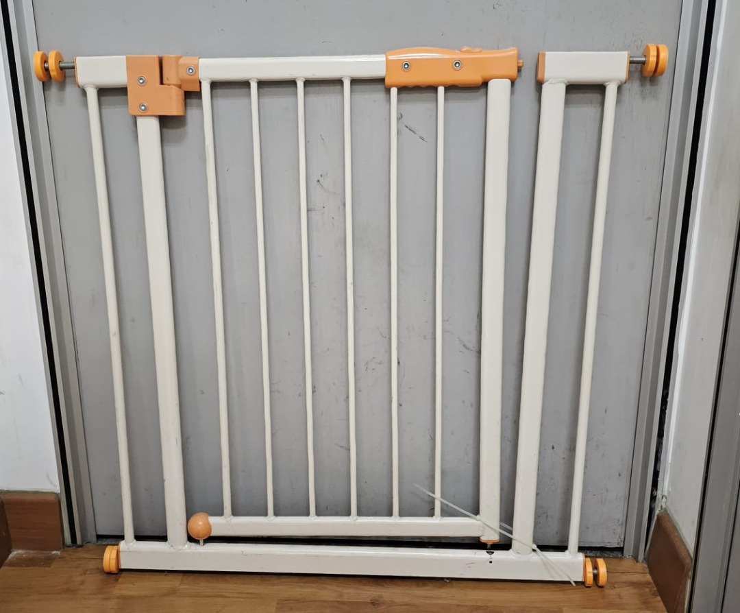 Little Bean Safety Gate, Babies & Kids, Baby Nursery & Kids Furniture