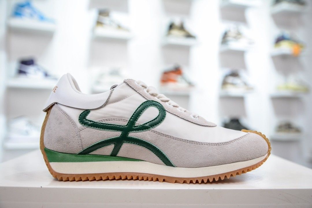 Mid season discount sale sneakers