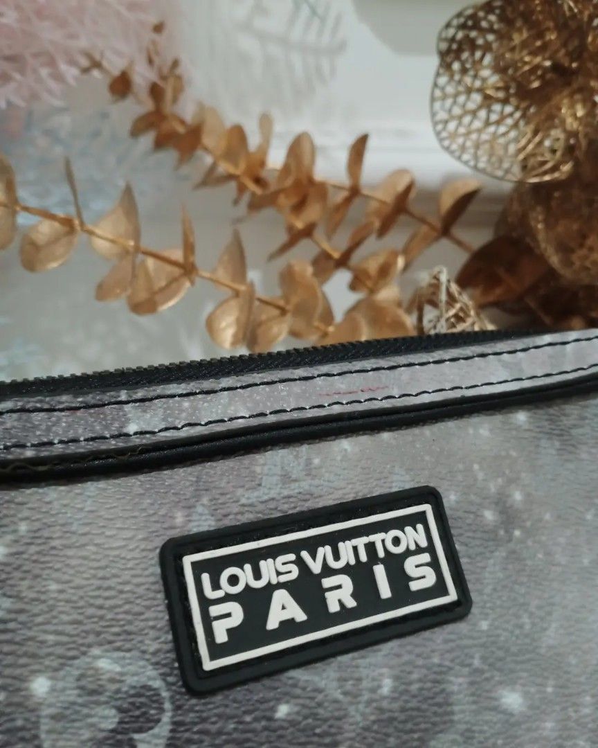 Louis Vuitton Monogram Galaxy Alpha Messenger, Fesyen Wanita, Tas & Dompet  di Carousell