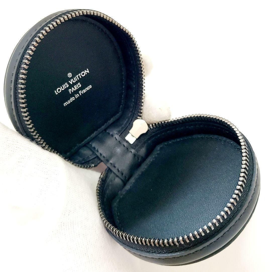 Louis Vuitton Monogram Eclipse Horizon Wireless Earphone Case - Grey  Keychains, Accessories - LOU807309