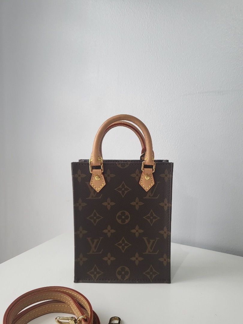 Louis Vuitton Petit Sac Plat Monogram