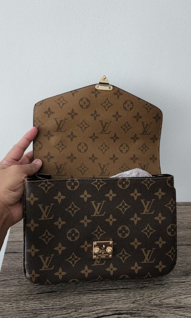 Sold at Auction: Louis Vuitton, Louis Vuitton Pochette Messenger