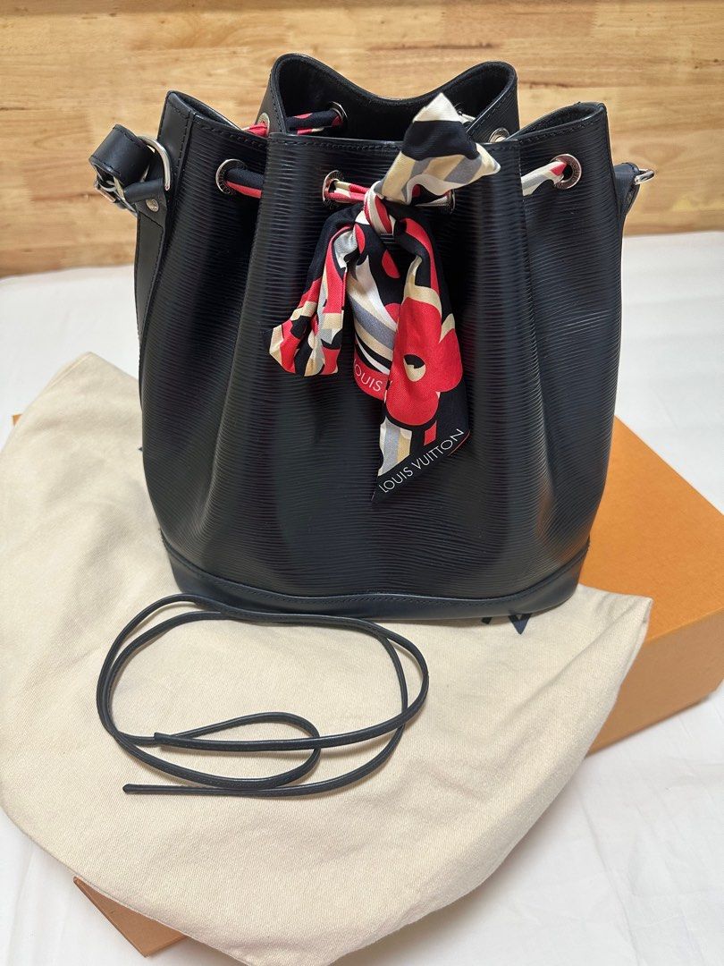 Auth Louis Vuitton Epi Petit Noe Shoulder Bag Red/Black Epi