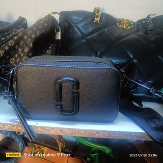 (Category: ) located in . Submitted by rarebag (Listing ID 1257339366, Image 1). Description: .