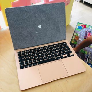 MacBook Air 13’ Gold