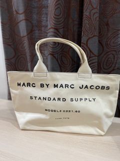 Marc Jacobs The Tote Bag Original, Luxury, Bags & Wallets on Carousell