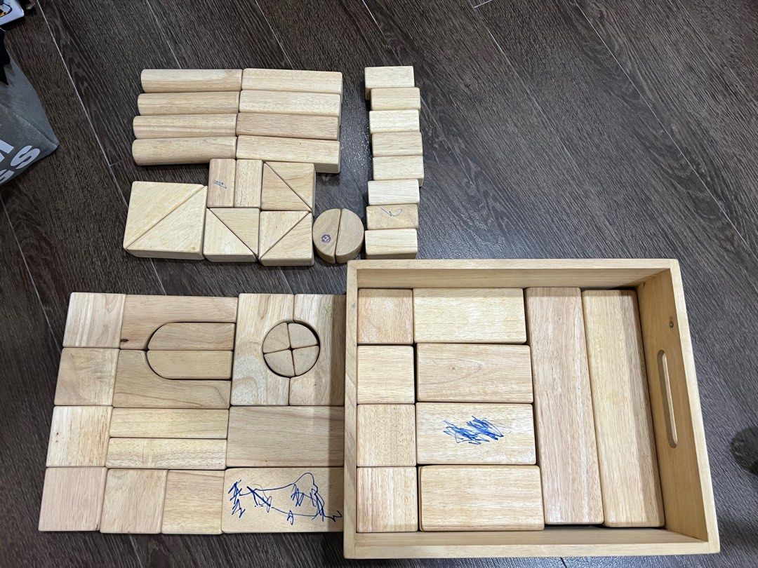 Melissa & Doug standard unit wooden blocks, Hobbies & Toys, Toys