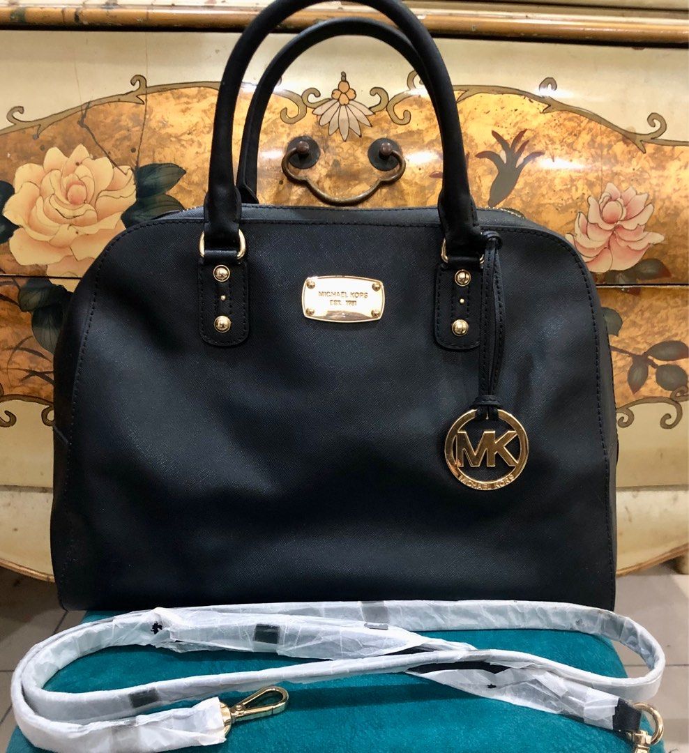 Michael Kors Ava Medium Bag, Women's Fashion, Bags & Wallets, Shoulder Bags  on Carousell