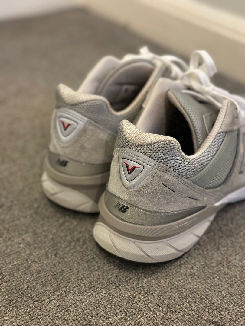 New Balance 990V5