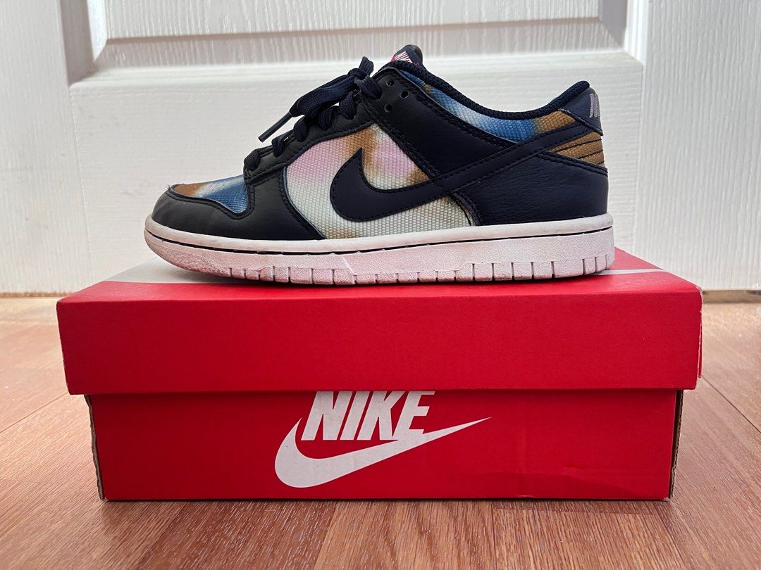 NIKE DUNK LOW SE(GS) 23cm 藍色渲染塗鴉, 她的時尚, 鞋, 運動鞋在旋轉拍賣