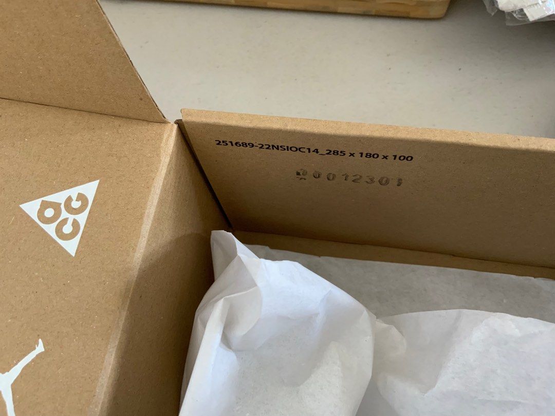 Original Nike Legend Essential 3 US 6.5 Womens (Category: Sneakers) located in Cavite. Submitted by 4ckids (Listing ID 1257221273, Image 3). Description: Nike Legend Essential 3 womens Size: US 6.5 Brand New 2,250php via bdo or gcash 50php via shopee checkout(shopee computes shipping cost to your place ) .