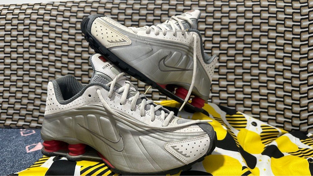 mens grey nike shox
