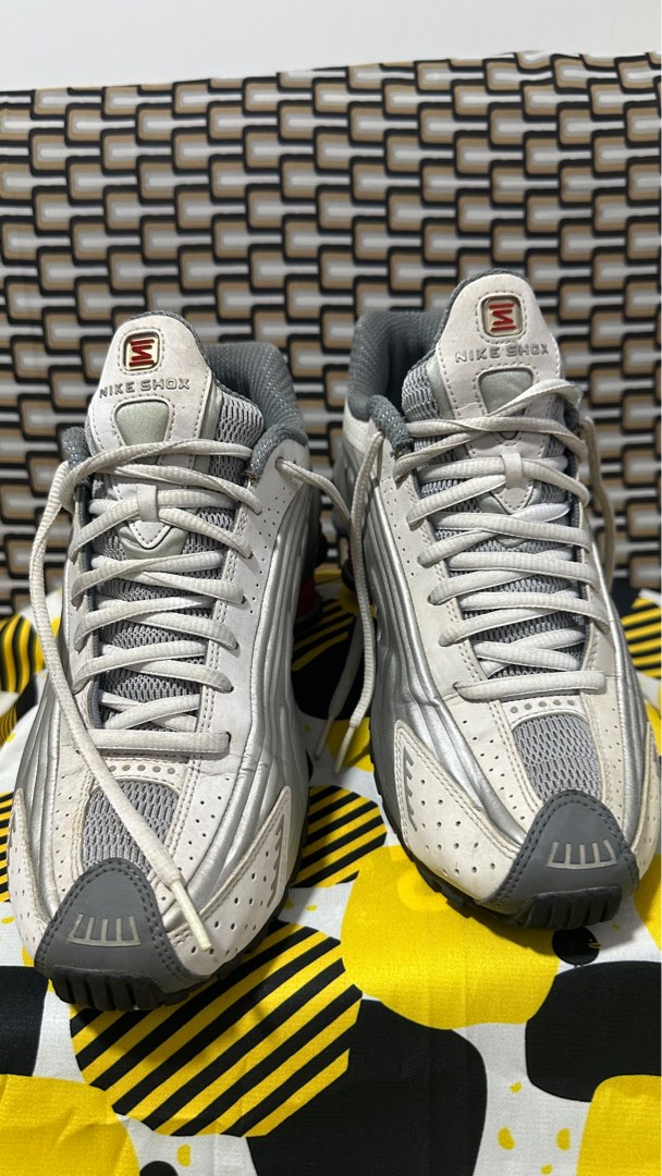 mens grey nike shox