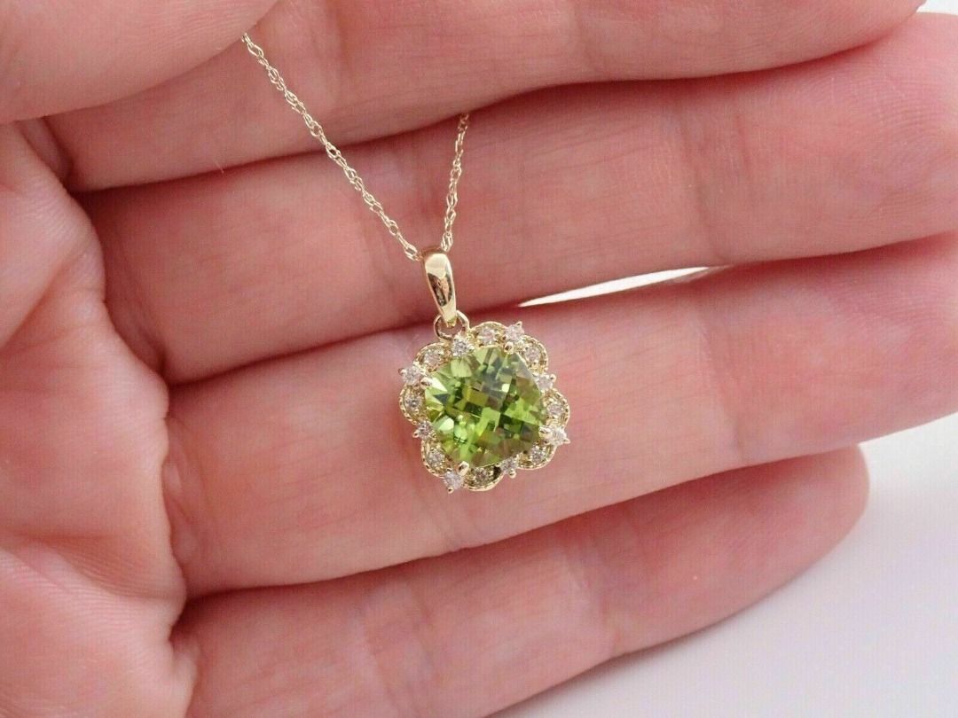 Gold peridot pendant shop