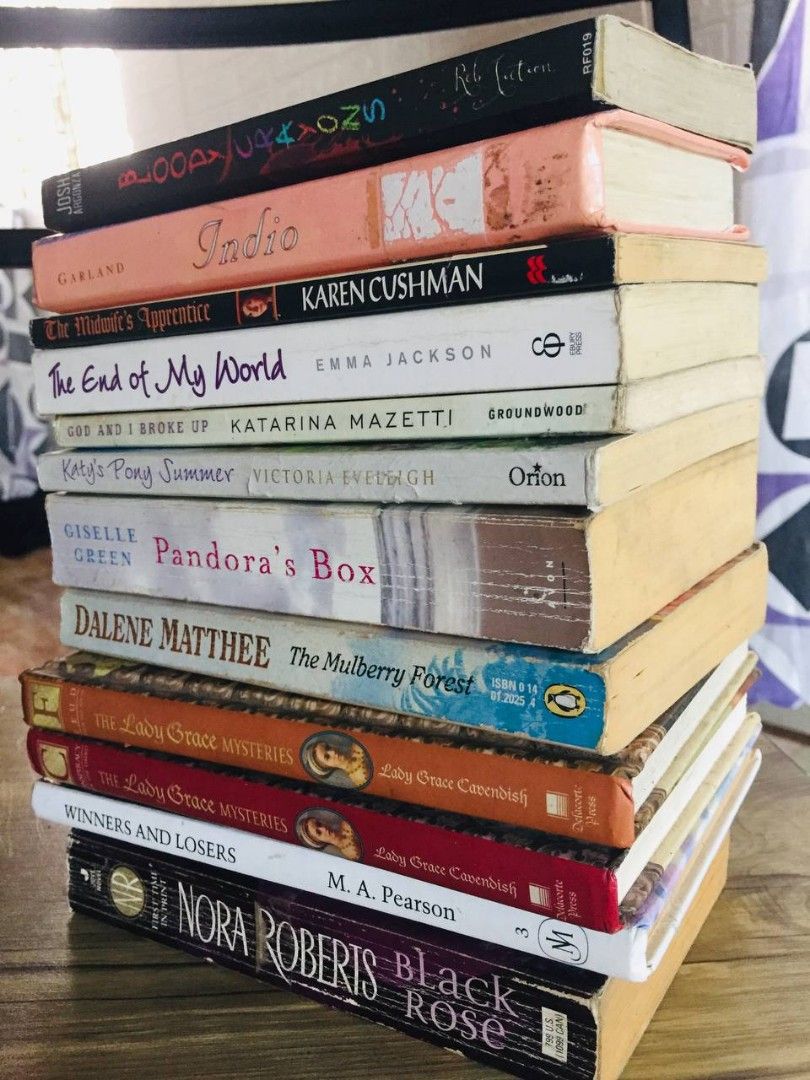 Pre-loved books (Category: Storybooks) located in Manila. Submitted by rizzavsmns (Listing ID 1257215970, Image 2). Description: 30-50 random books.