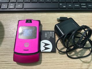 Preloved Motorola Flip Phone