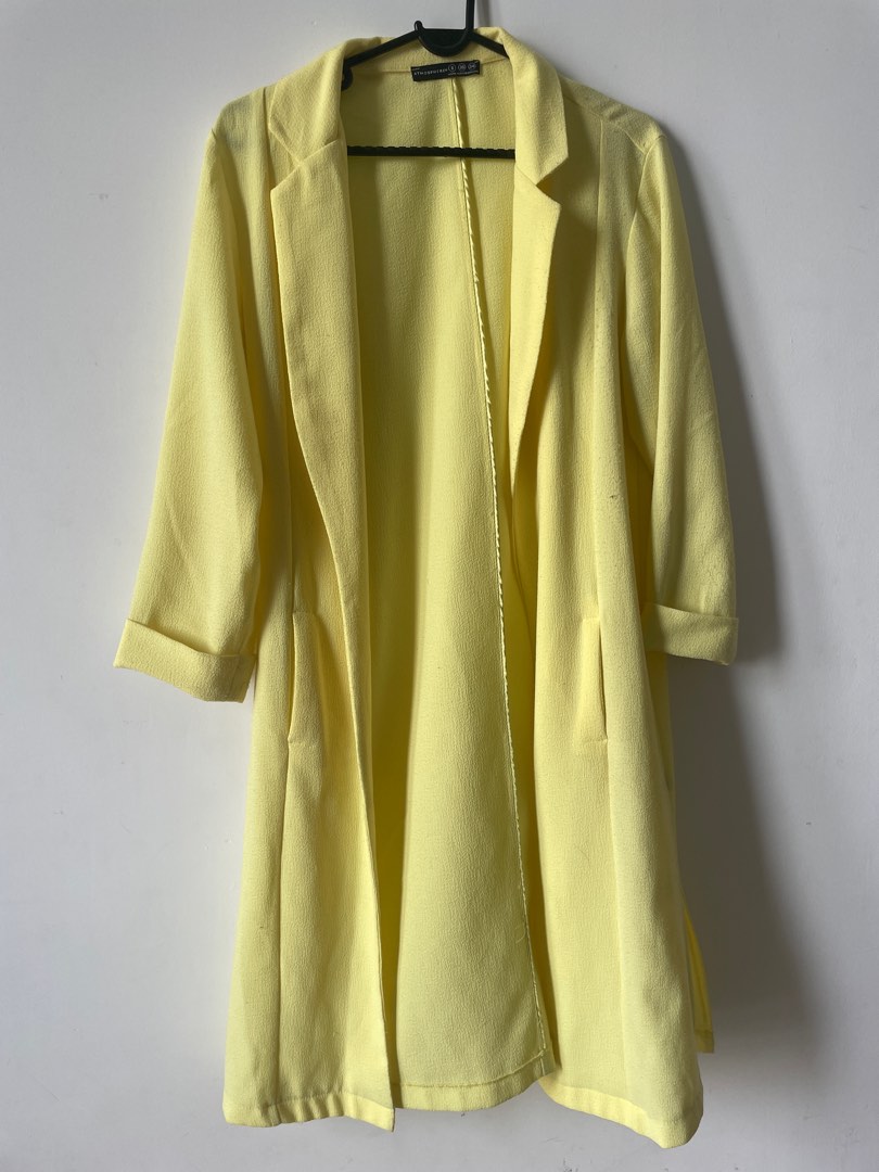 Primark light trench coat in yellow (size 8), Women's Fashion, Coats