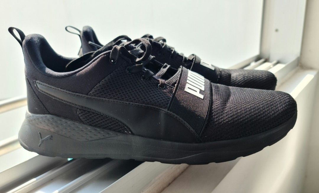 Puma lightweight clearance trainers