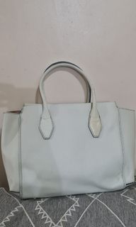 Samantha Thavasa leather bag