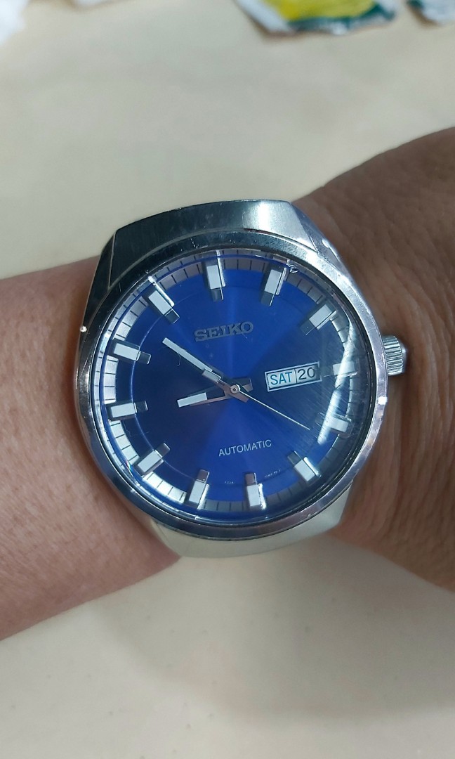 Seiko Blue Men s Fashion Watches Accessories Watches on Carousell