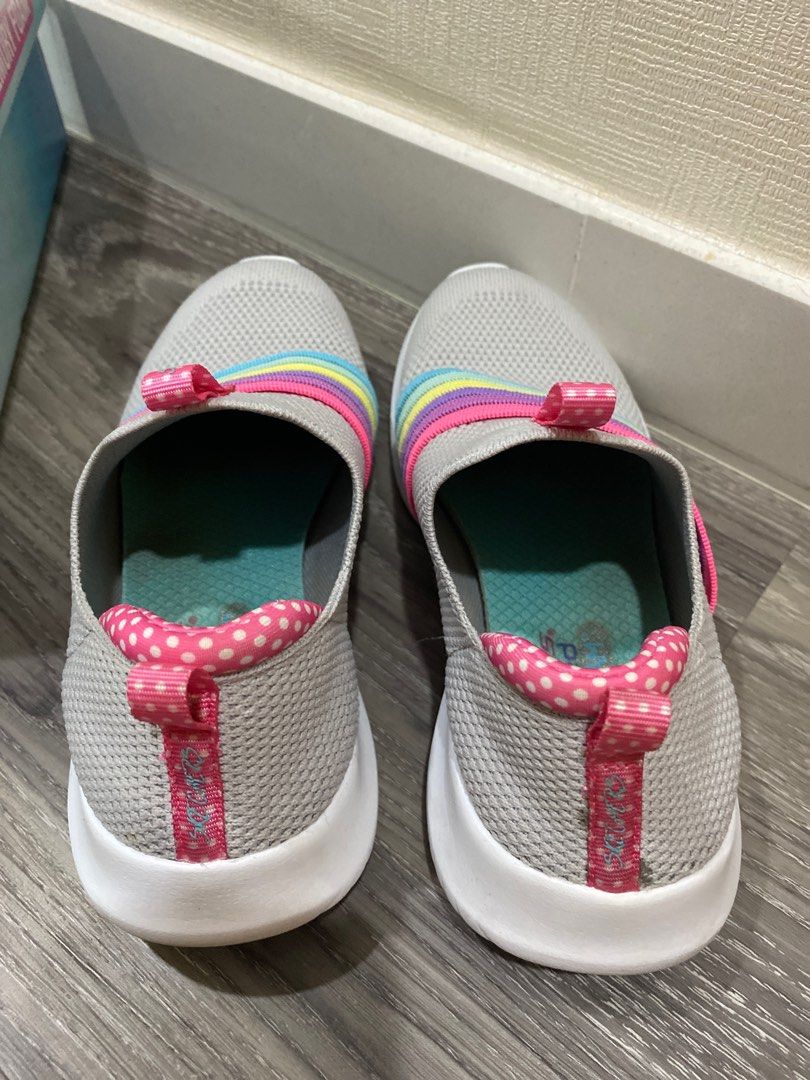 Price Nego Skechers Girl Shoes in Rainbow Stripes Size 2