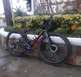 Specialized Roubiax full carbon road bike with Ultegra groupset