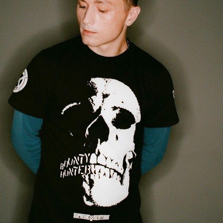 Supreme 本物 Bounty Hunter Skulls Tee 22374000_52376700_600.jpg