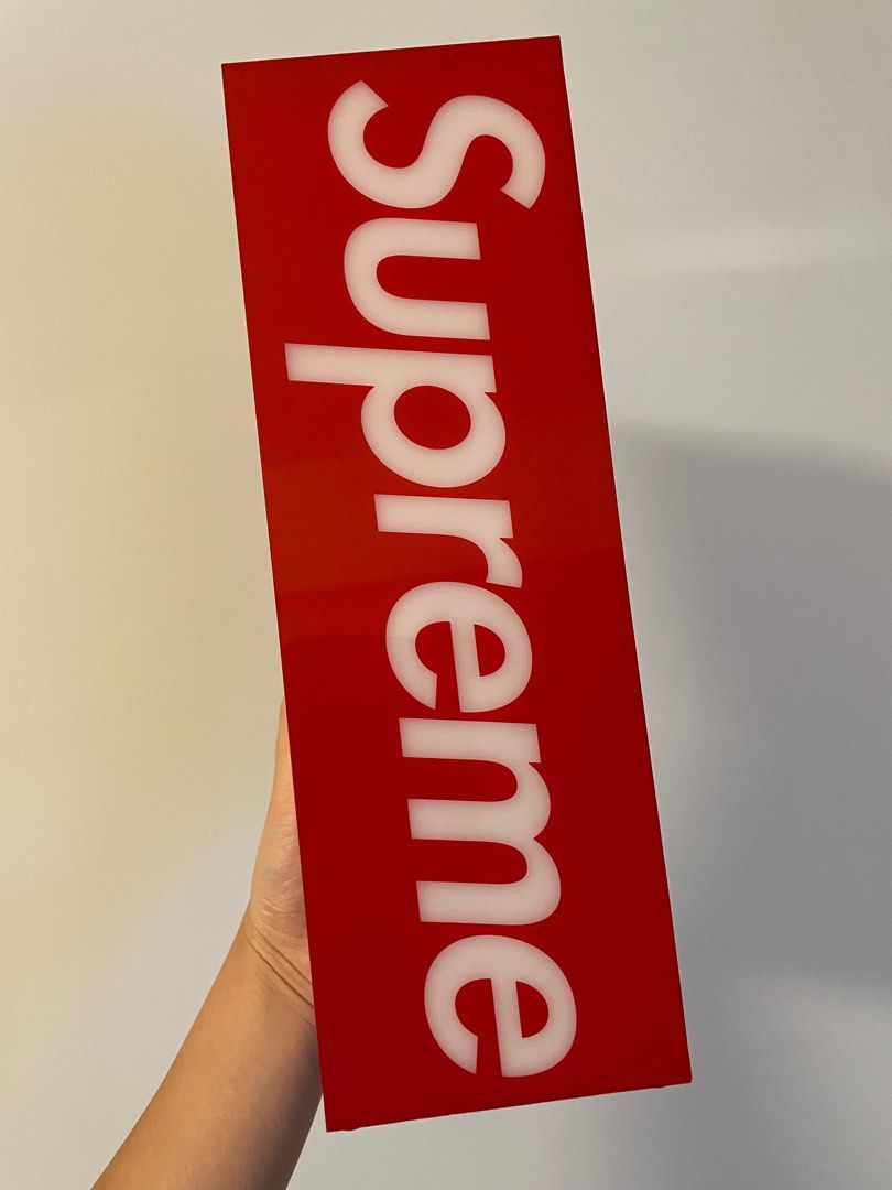 Supreme Box Logo Lamp, 傢俬＆家居, 燈飾及風扇, 燈飾- Carousell