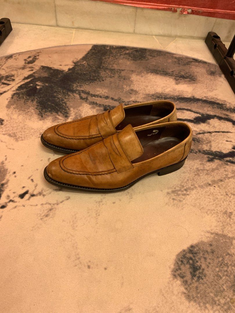 Tan hotsell pointed loafers