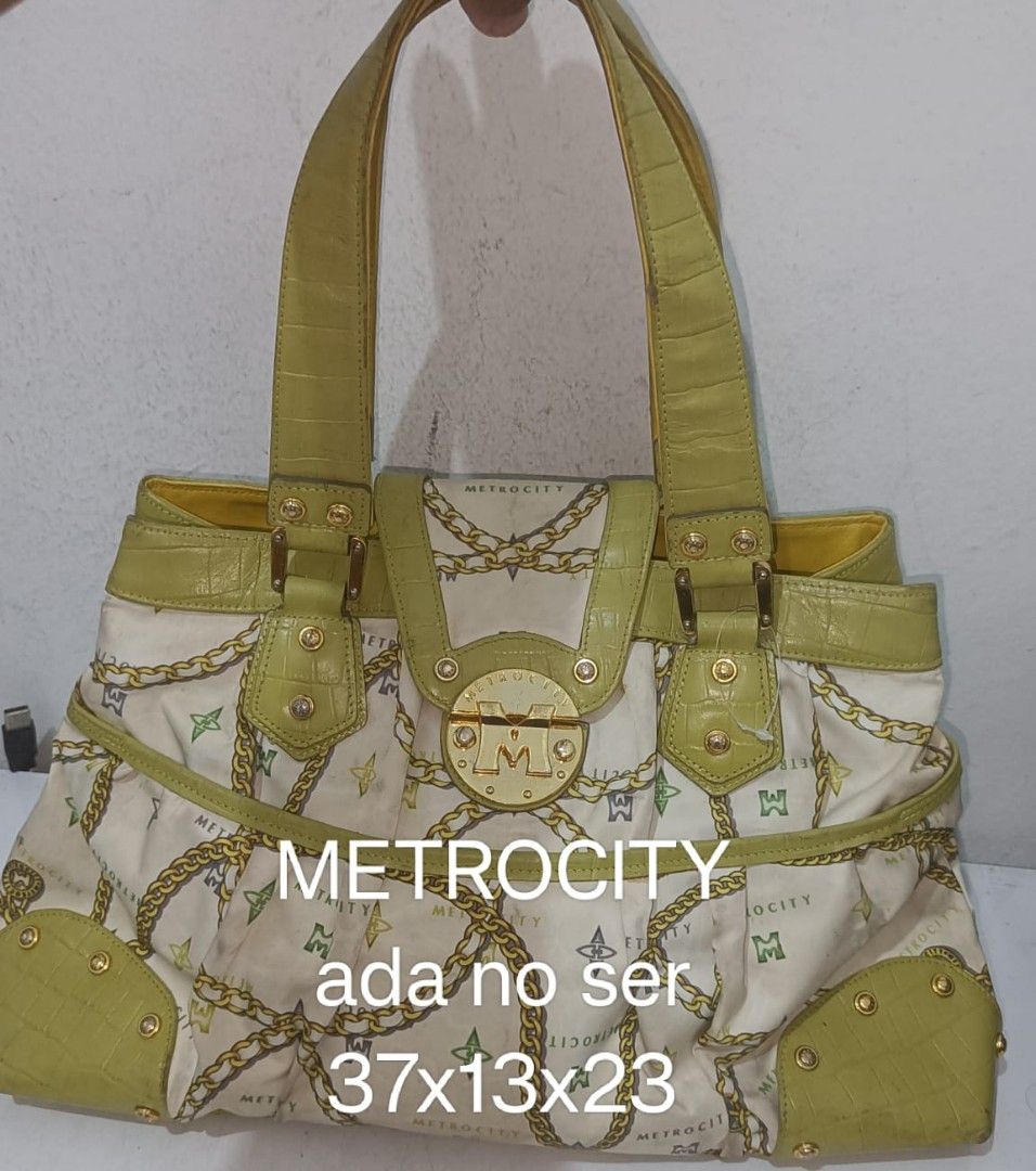 Metrocity mini shoulder bag, Barang Mewah, Tas & Dompet di Carousell