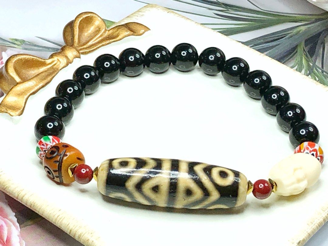 Tibetan Dzi Beads Tiger Tooth Six Eyes Dzi Bead Bracelet 藏传老矿金刚虎牙六眼天珠手链  38x12.3mm