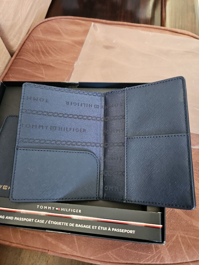 Tommy Hilfiger Luggage Tag Passport Case Set