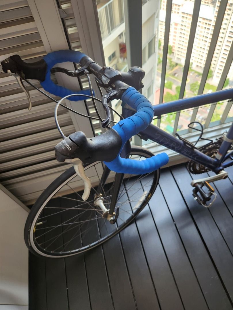 TREK LIGHTWEIGHT JUNIOR ROAD BIKE 17 INCH FRAME Sports Equipment