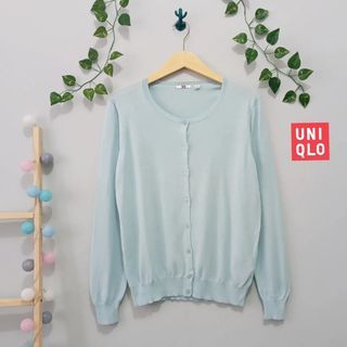 Uniqlo Cardigan Soft Knit Top Rajut Halus Lembut Adem Daily Knitwear Outfit Hijau Mint Green Pastel