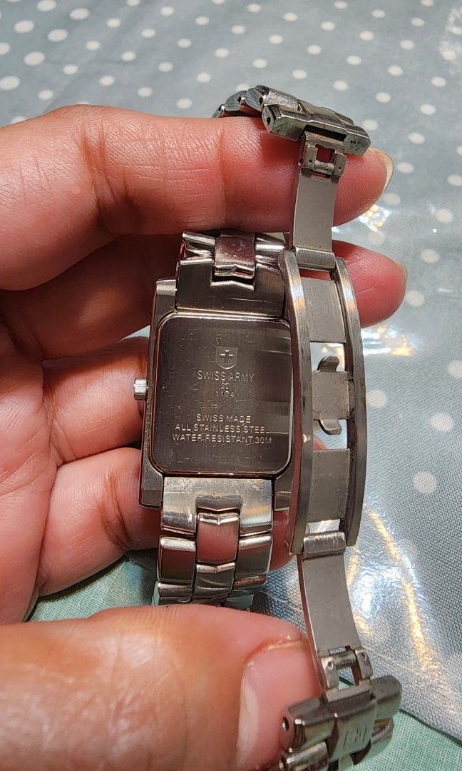 Swiss army on sale water resistant 30m