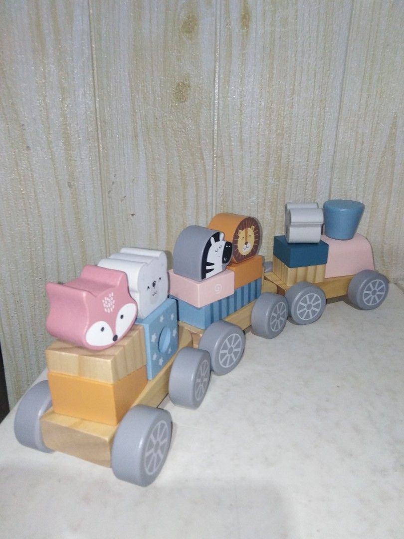Viga toys stacking Train, little Rascal, Hobbies & Toys, Toys & Games ...