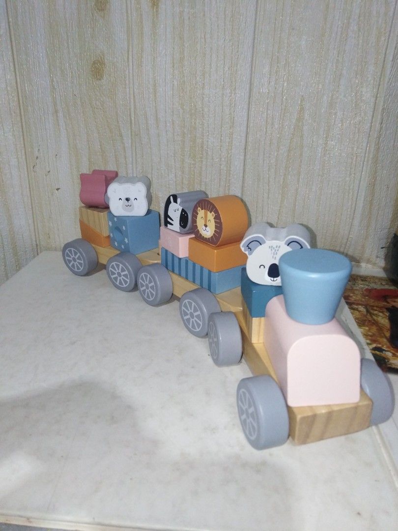 Viga toys stacking Train, little Rascal, Hobbies & Toys, Toys & Games ...