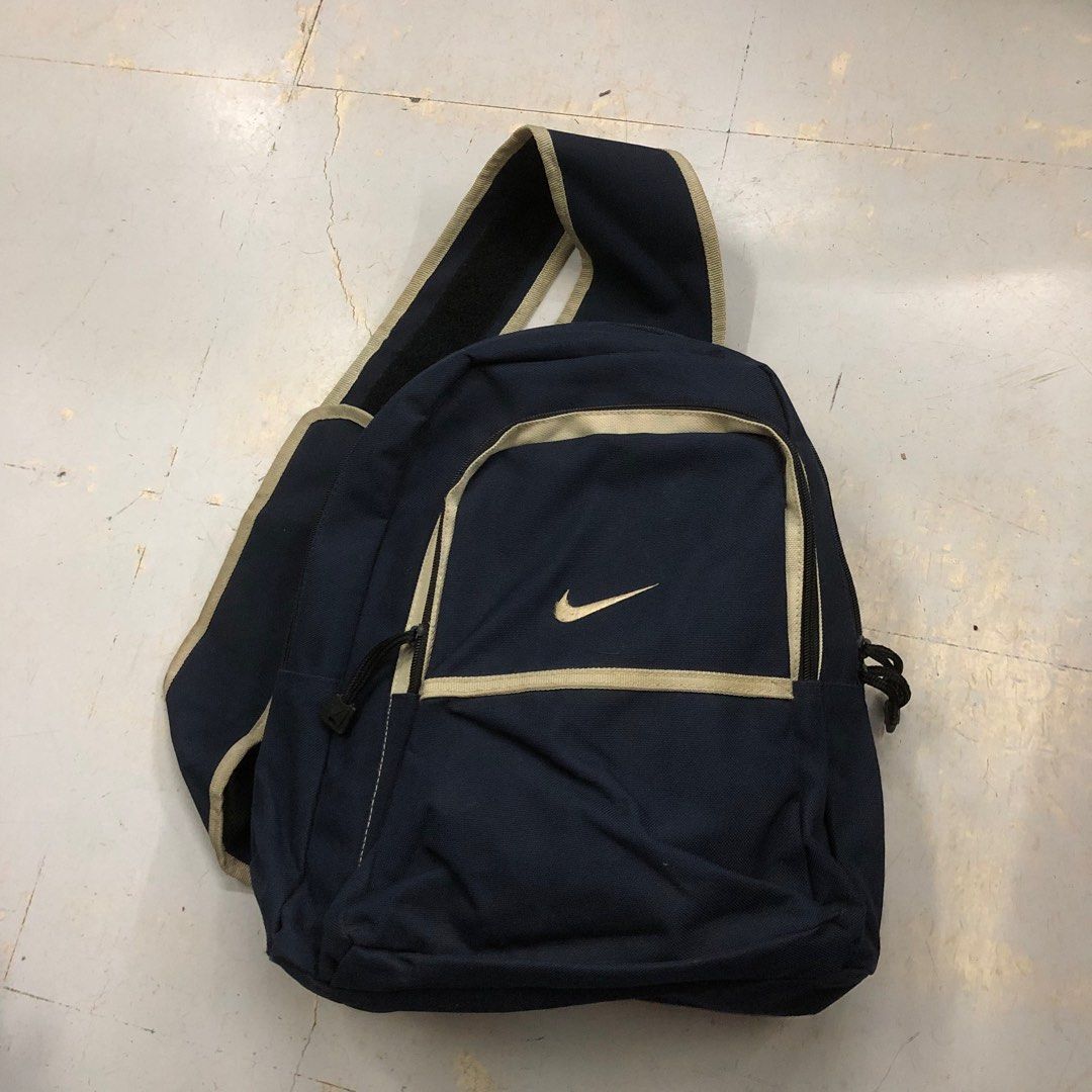 Nike Crossbody Bag Medium, Men's Fashion, Bags, Sling Bags on Carousell